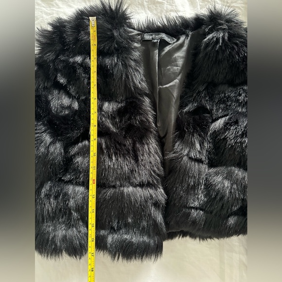 Naked Wardobe Cropped Faux Fur ‘Mob Wives’ Coat - Picture 3 of 4